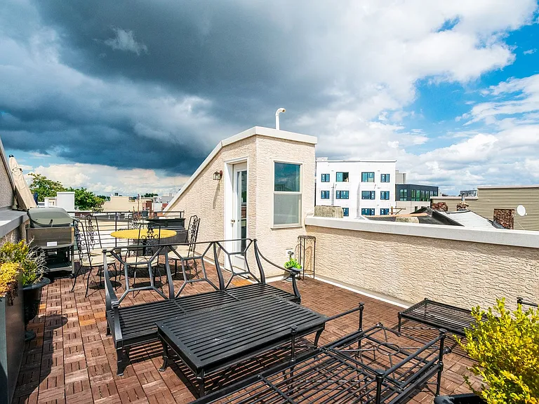 1834 Poplar St #2 — Photo 22