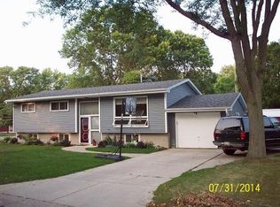 1221 N 2nd St, Watertown, WI 53098