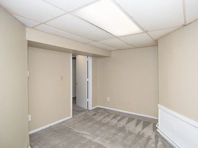 1600 Emerson Ave N — Photo 10