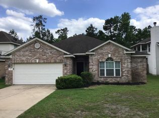 215 Maple Ln, Conroe, TX 77304