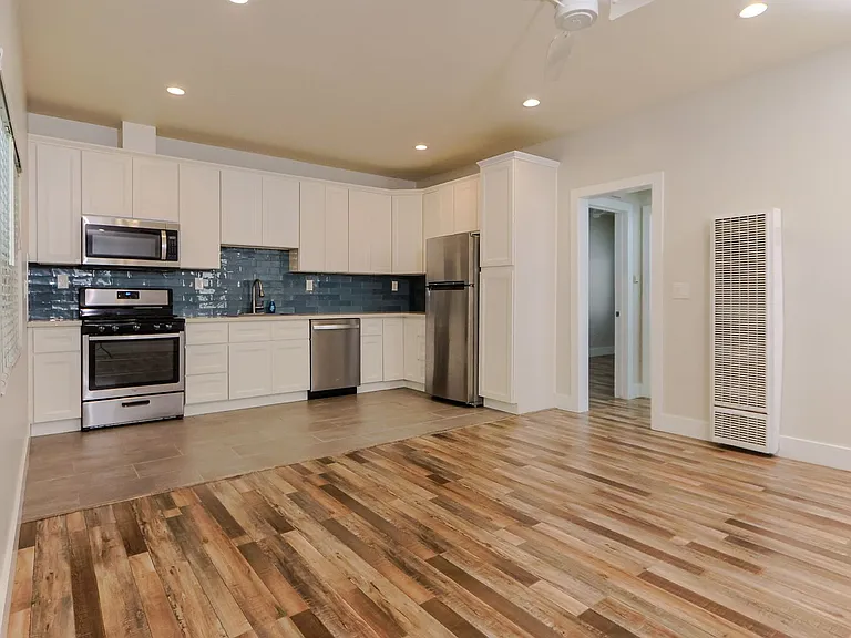 Garfield Avenue Apartments — Photo 1