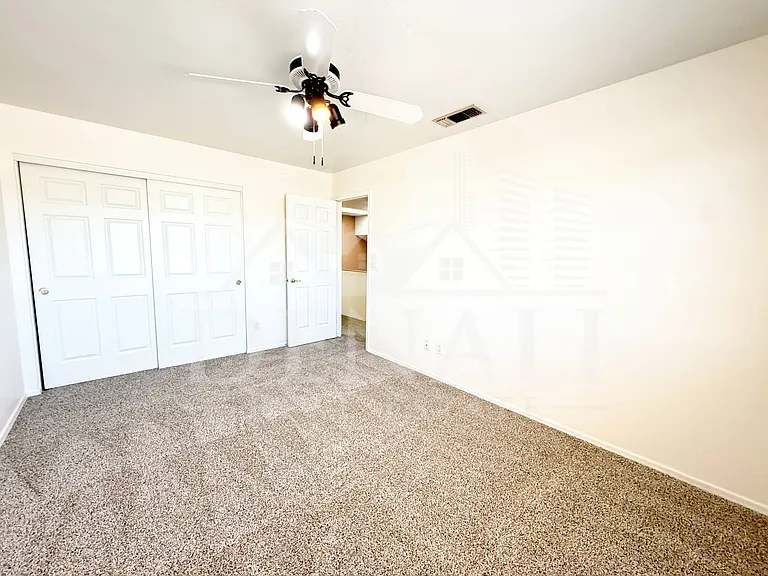 1425 E Chicago Cir — Photo 18