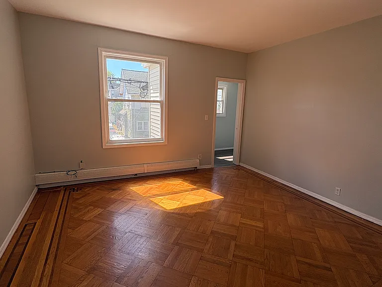 208 Howe Ave #2R — Photo 2
