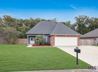 43073 Sycamore Bend Ave, Gonzales, LA 70737