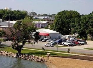 1309 E Lakeshore Dr, Storm Lake, IA 50588