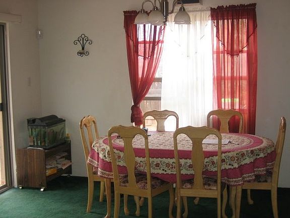 DARLING DINING AREA!