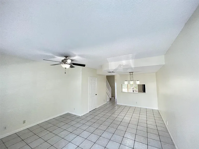 9844 NW 56th Pl — Photo 5