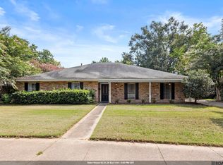 1369 Crescent Dr, Baton Rouge, LA 70806