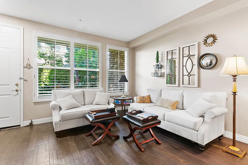 2 bed, 1119 sqft, $3,600 — Photo 3