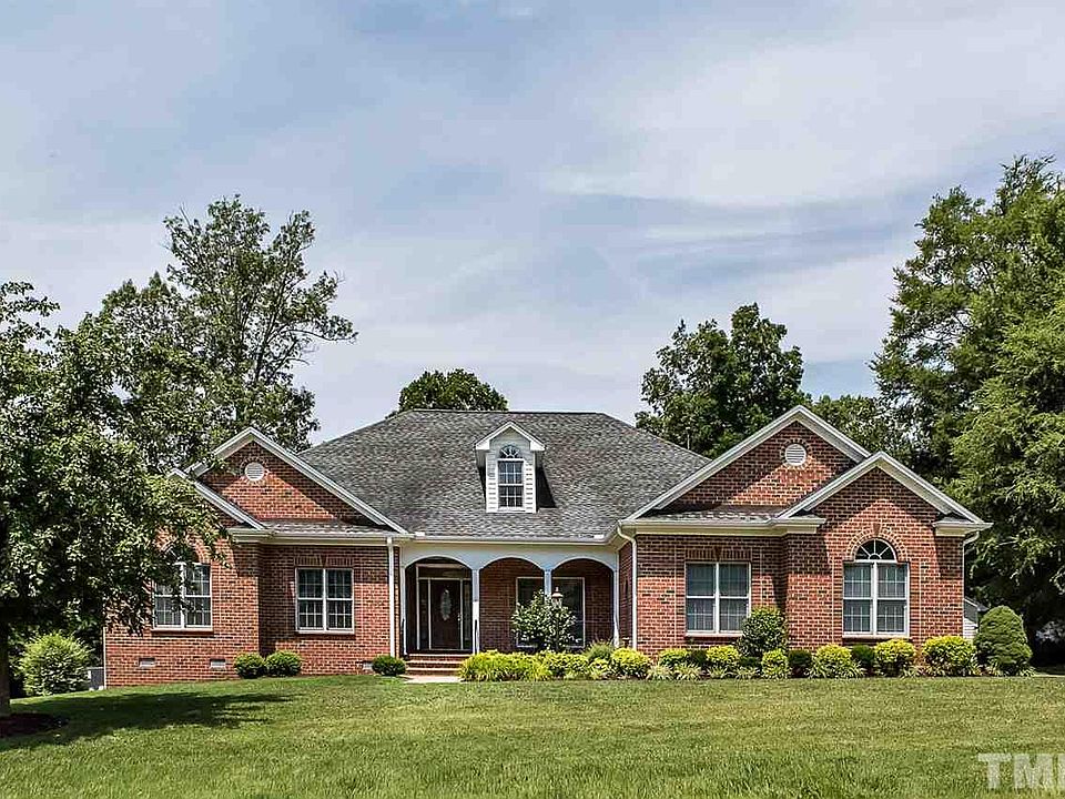 1st image of 2363 Crescent Dr
