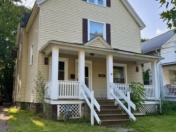 915 East Ave, Elyria, OH 44035