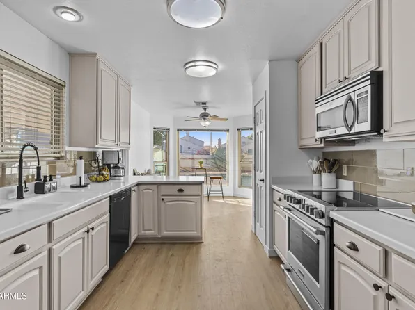 3925 E WILDWOOD Drive, Phoenix, AZ 85048