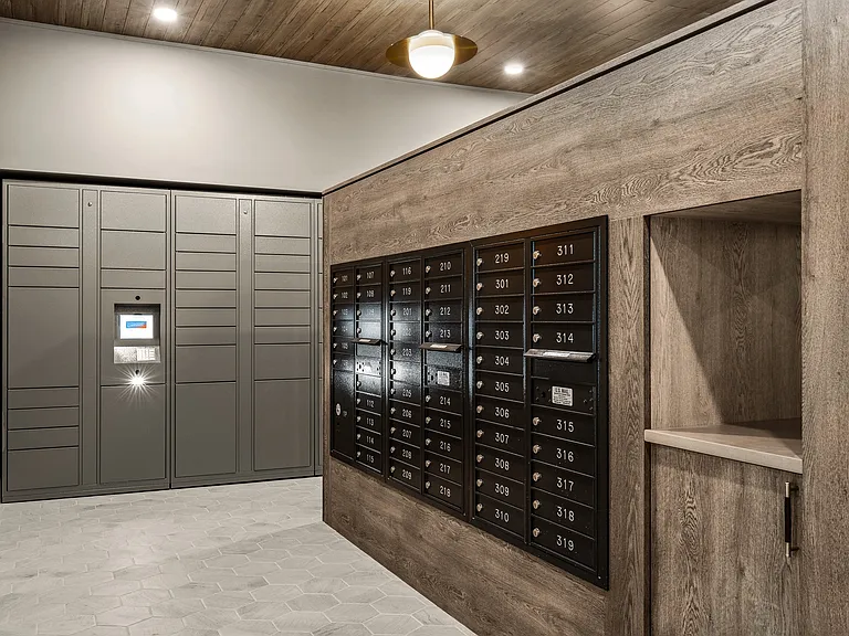 Community Mail Room With Package & Delivery Service