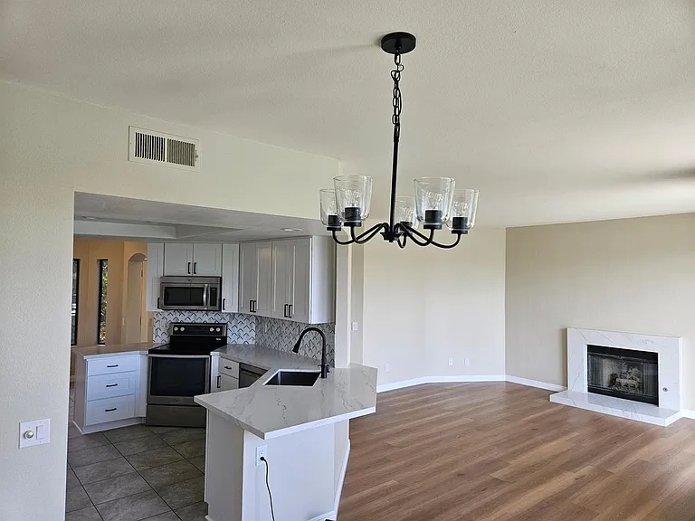 55192 Firestone — Photo 31