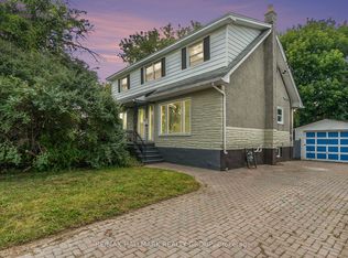 426 Blake Blvd #1, Ottawa, ON K1K 1B1