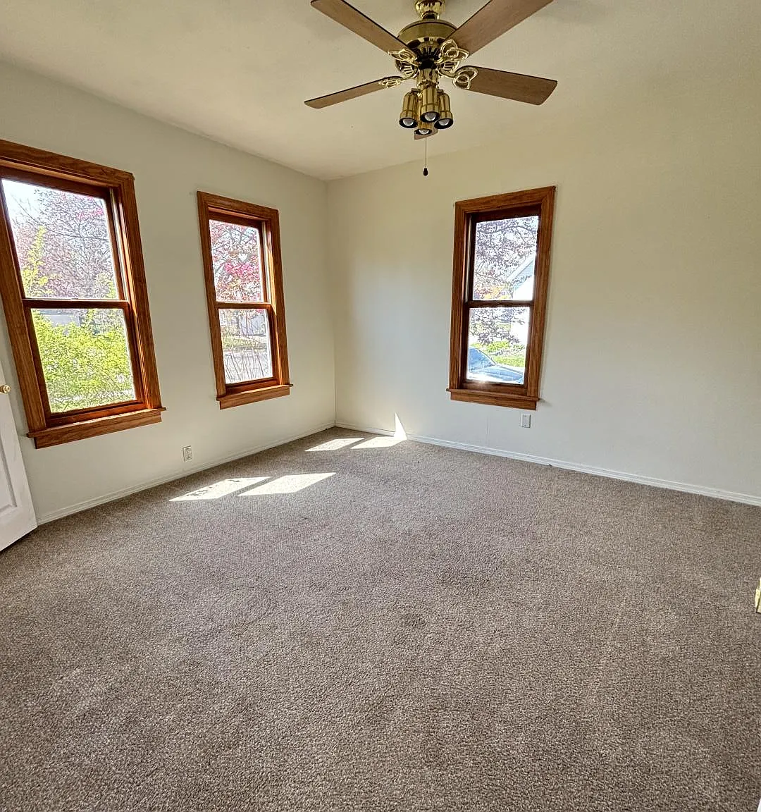 4 bed, 900 sqft, $1,150 — Photo 4