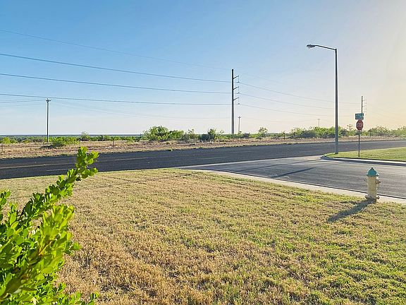 4th image of 6022 La Vaca St
