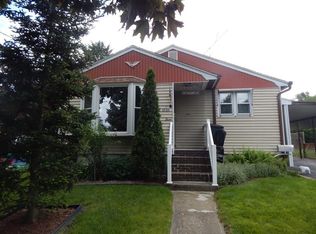 3 Housatonic St, Worcester, MA 01606