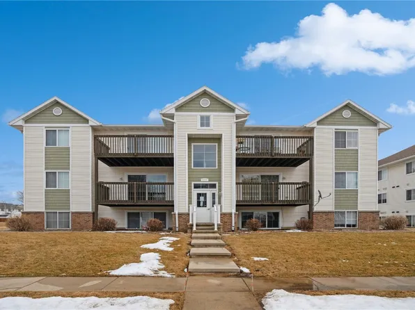 6520 Creekside Dr NE Unit 10, Cedar Rapids, IA 52402