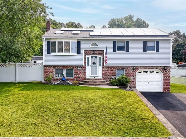 137 C St, Dracut, MA 01826