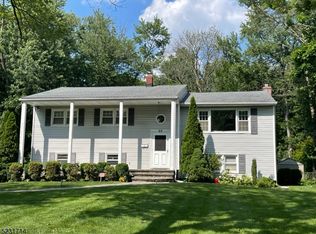 22 Robbins Ave, Berkeley Heights, NJ 07922