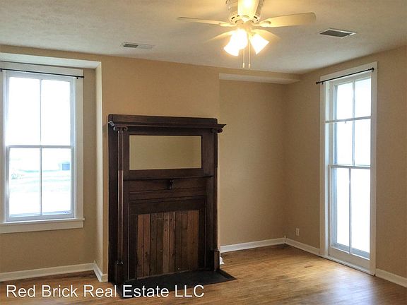 4th image of 934 S 6th St #1