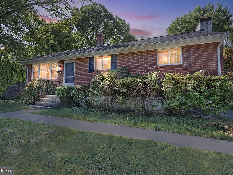 1st image of 5 Karen Dr