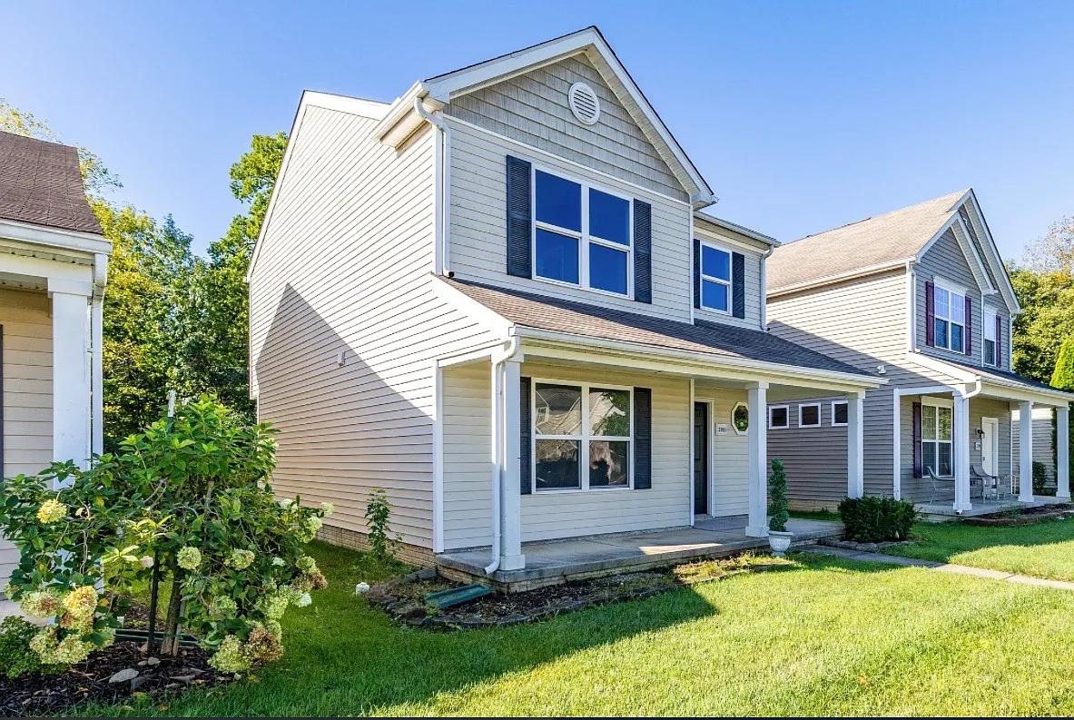 3 bed, 2.5 bath, 1516 sqft, $2,500 — Photo 4