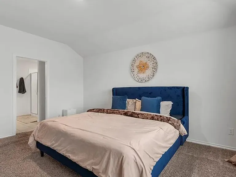 1304 Lowhill Dr — Photo 7