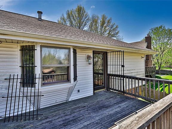 5th image of 1602 NE Continental Ct