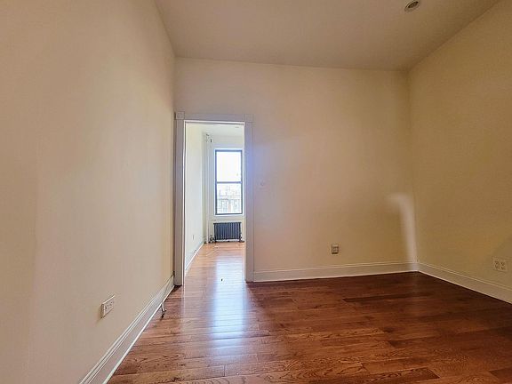 5th image of 488 E 74th St #6Y