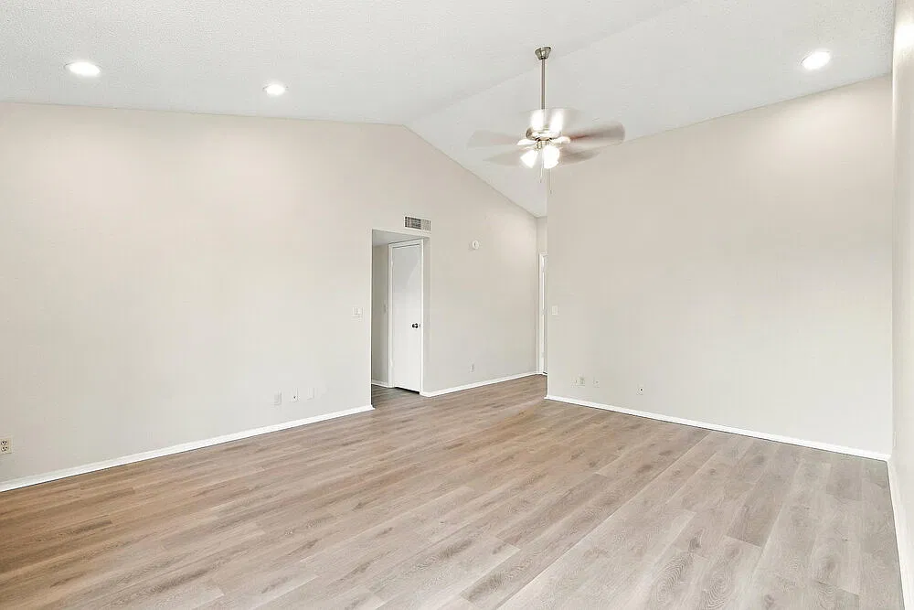 3 bed, 2.0 bath, 1338 sqft, $1,905 — Photo 4