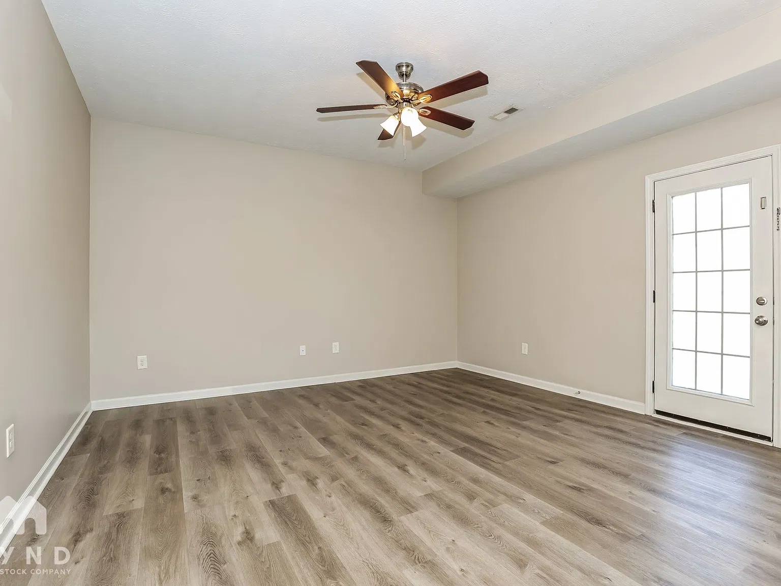 3 bed, 2.5 bath, 1670 sqft, $2,005 — Photo 4