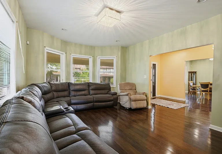 2101 Allendale Rd — Photo 4
