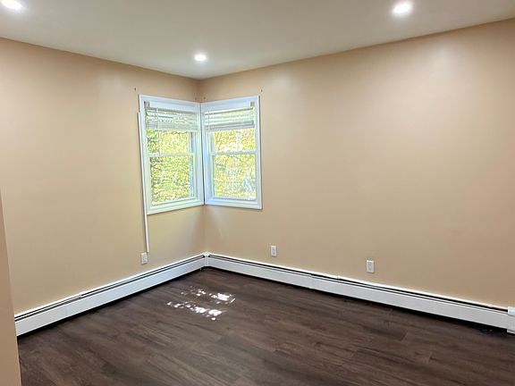 4th image of 277 Auborn Ave