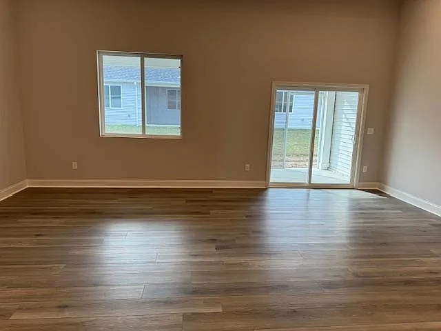 Mustang Cir — Photo 5