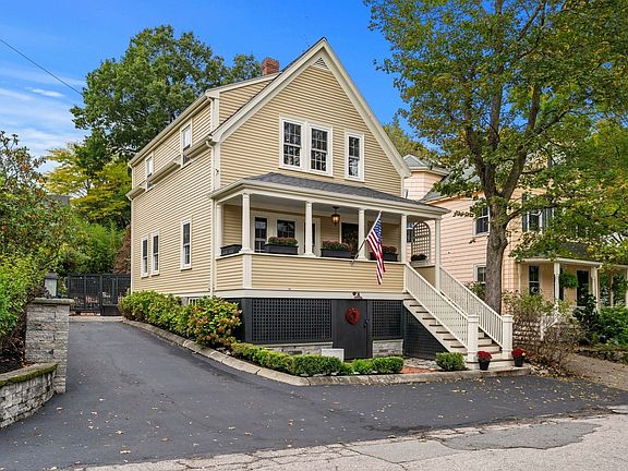 2nd image of 12 Capen St