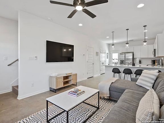 4th image of 626 Delmar
