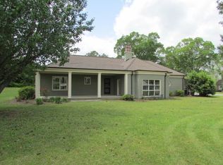 155 Eighth St, Helena, GA 31037