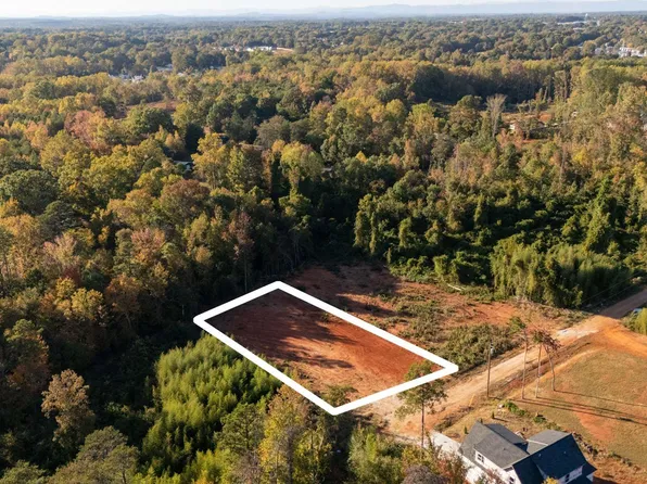 9 Overlook Dr, Greenville, SC 29605