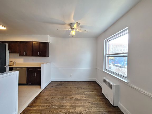 3rd image of 2528 35th St APT 2