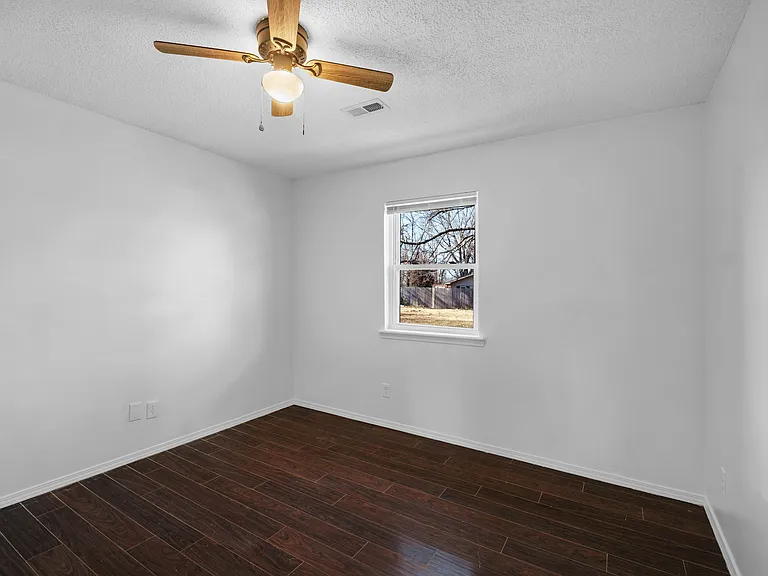 2306 Douglas St — Photo 20