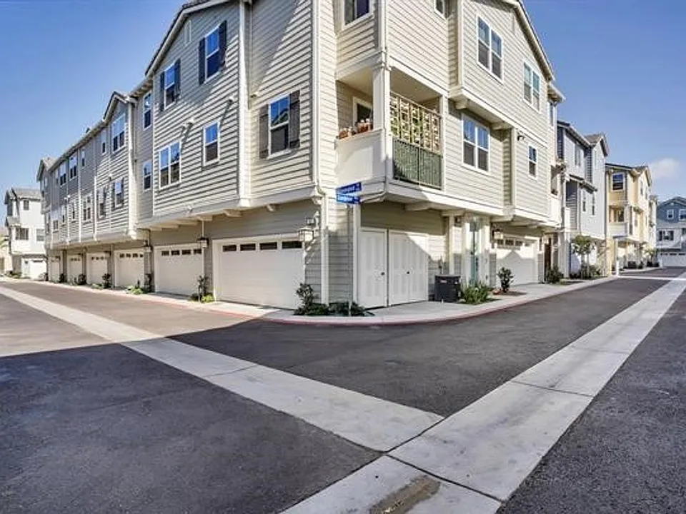 511 Hummingbird Ln