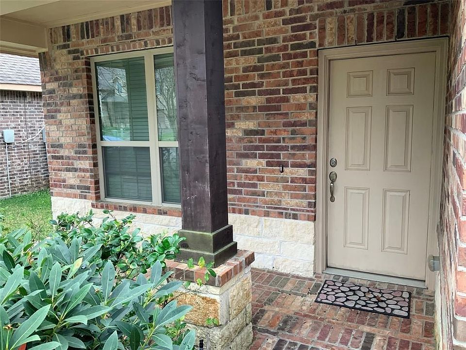 1st image of 2475 Garden Falls Dr