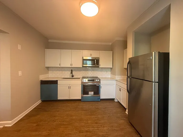 80-82 North 5th Avenue — Photo 20