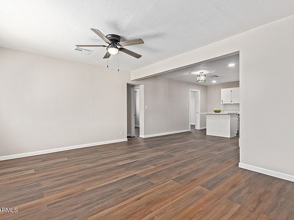 5th image of 234 E Southgate Avenue