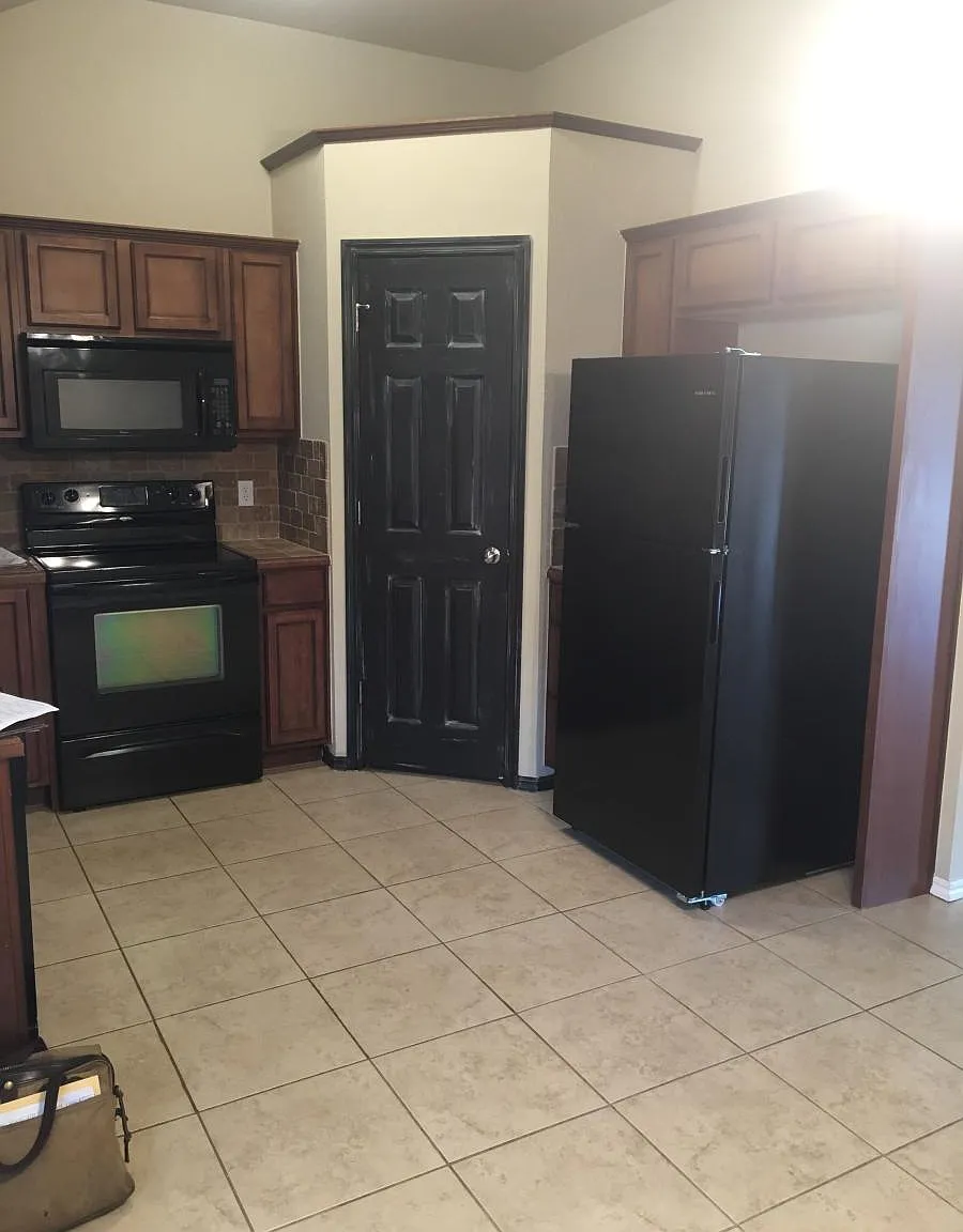 1004 Switzerland Avenue — Photo 4