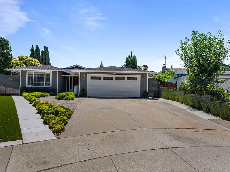 3438 Fife Way — Photo 6