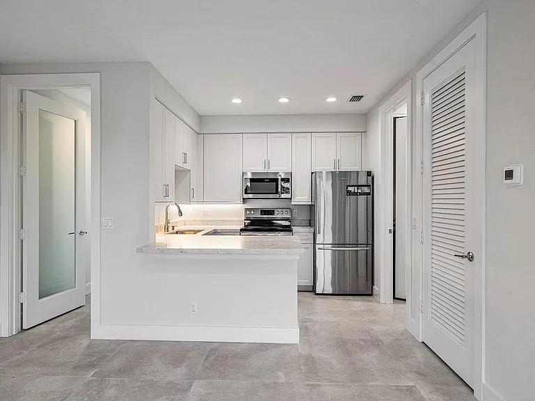 217 Gulfstream Blvd — Photo 45