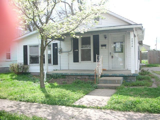 2nd image of 2026 W 1st St